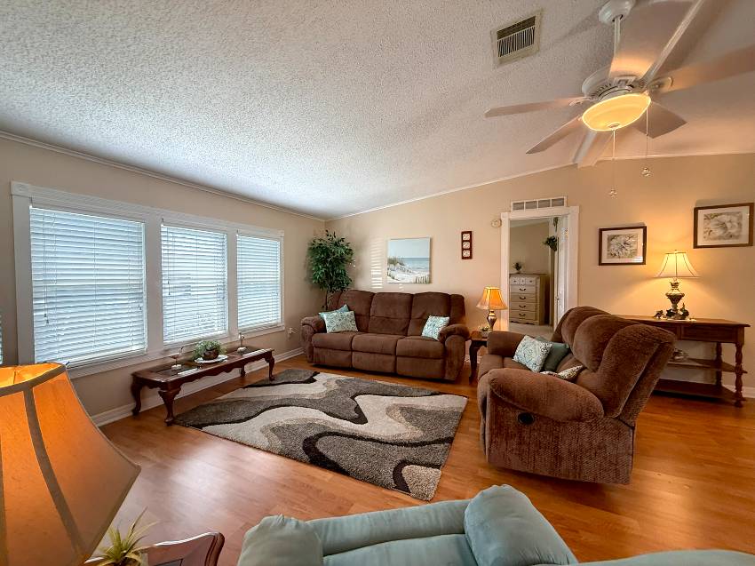 214 Hibiscus Way a Parrish, FL Mobile or Manufactured Home for Sale